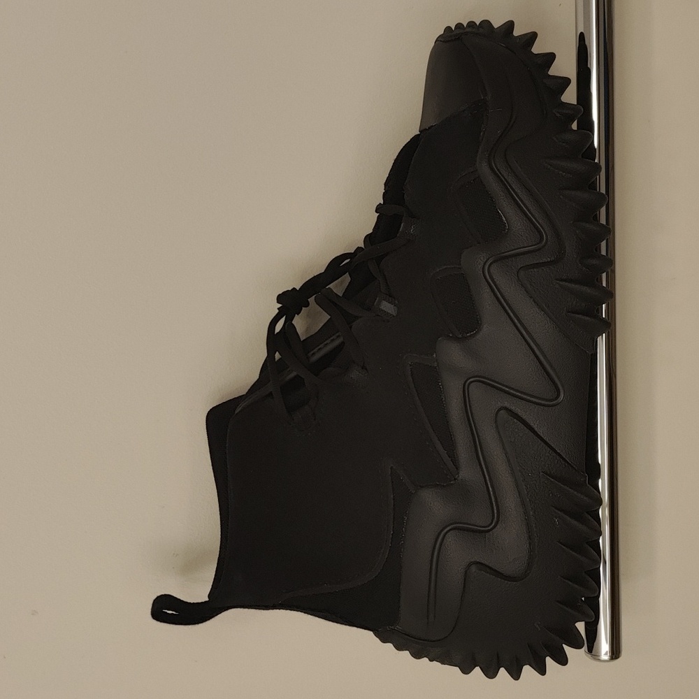 Converse Run Star Motion Hi Black Unisex Platform Sneakers A03924C NWT (No box)